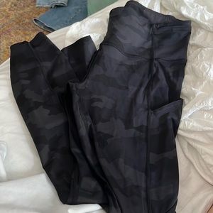 Lulu camo leggings